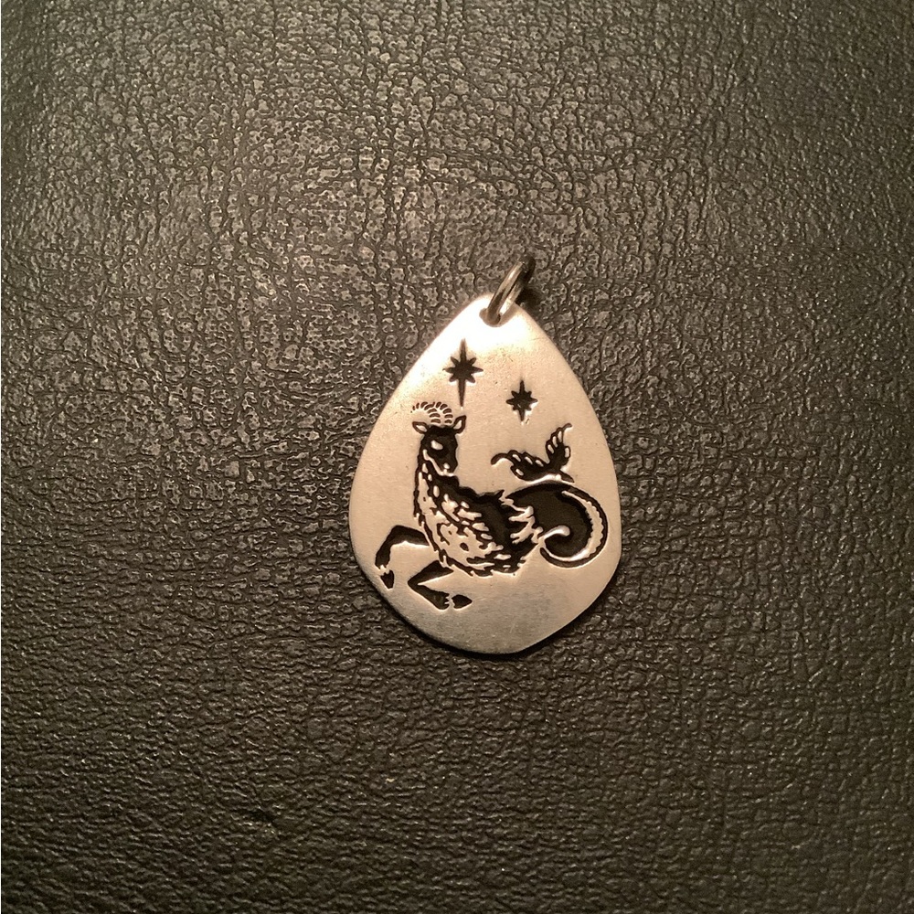 Capricorn Zodiac Pendant Charm unisex NEW vintage